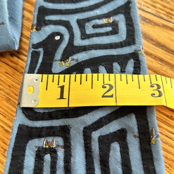 Vintage Cravate De France necktie.  Blue with ducks and fox print. Some pilling. - Picture 8 of 10